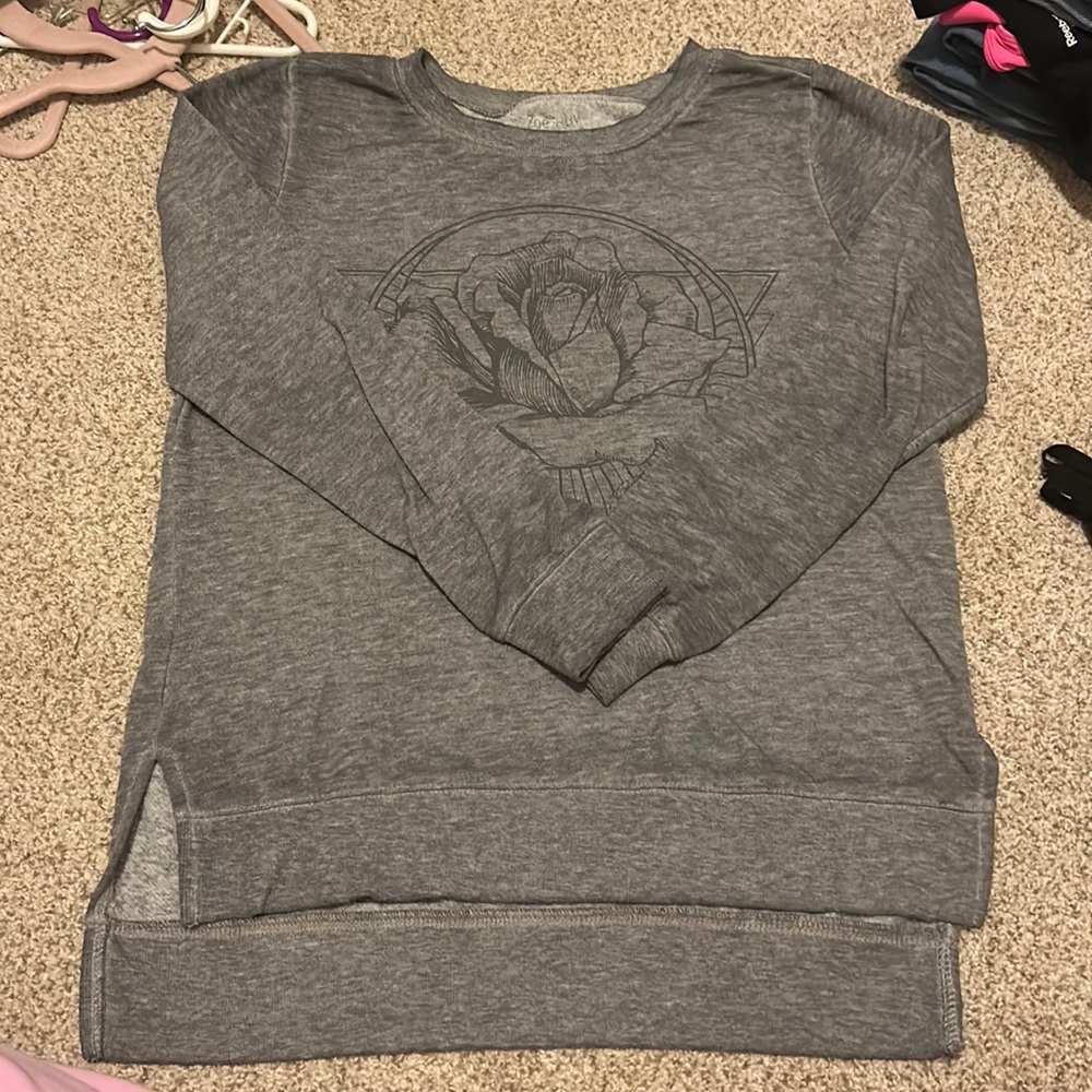 zoe + liv gray longsleeve